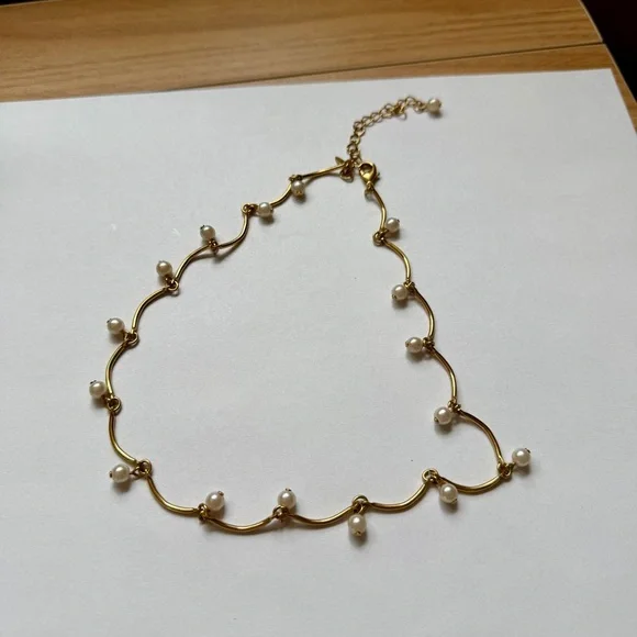 Avon Gold Dainty Necklace with Pearls - Picture 8 of 9